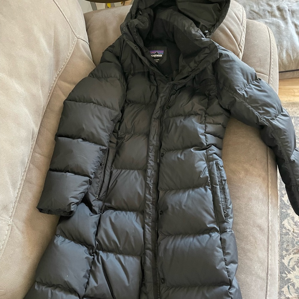 Patagonia parka. Size medium. Very gently used. Size medium. Great jacket!